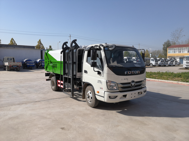 Hanging bucket garbage truck