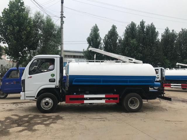 2 cubic meters of cleaning and suction truck