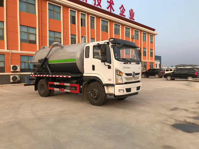 Dongfeng special chassis suction truck