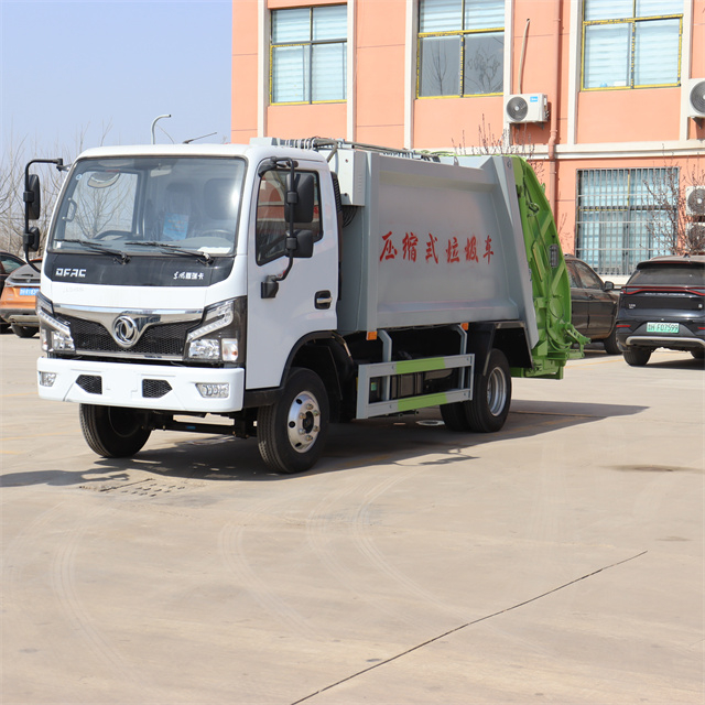 Rear loading and unloading compressed garbage truck