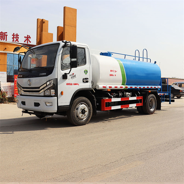 8 Cubic Meter Multifunctional Sprinkler Truck